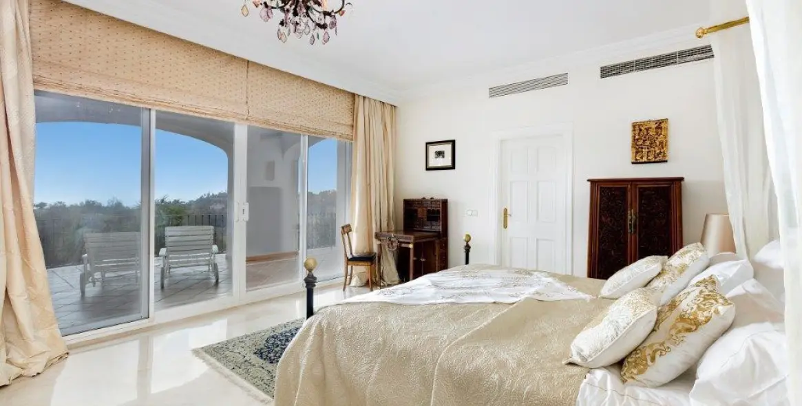 Venta de villa independiente en La Quinta 7