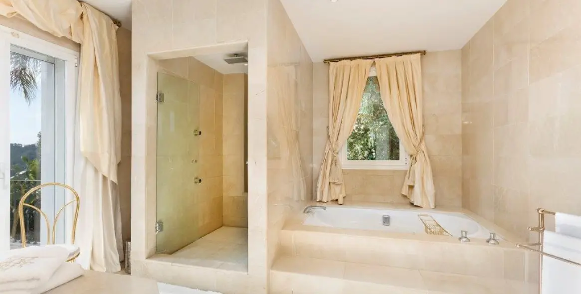 Venta de villa independiente en La Quinta 9