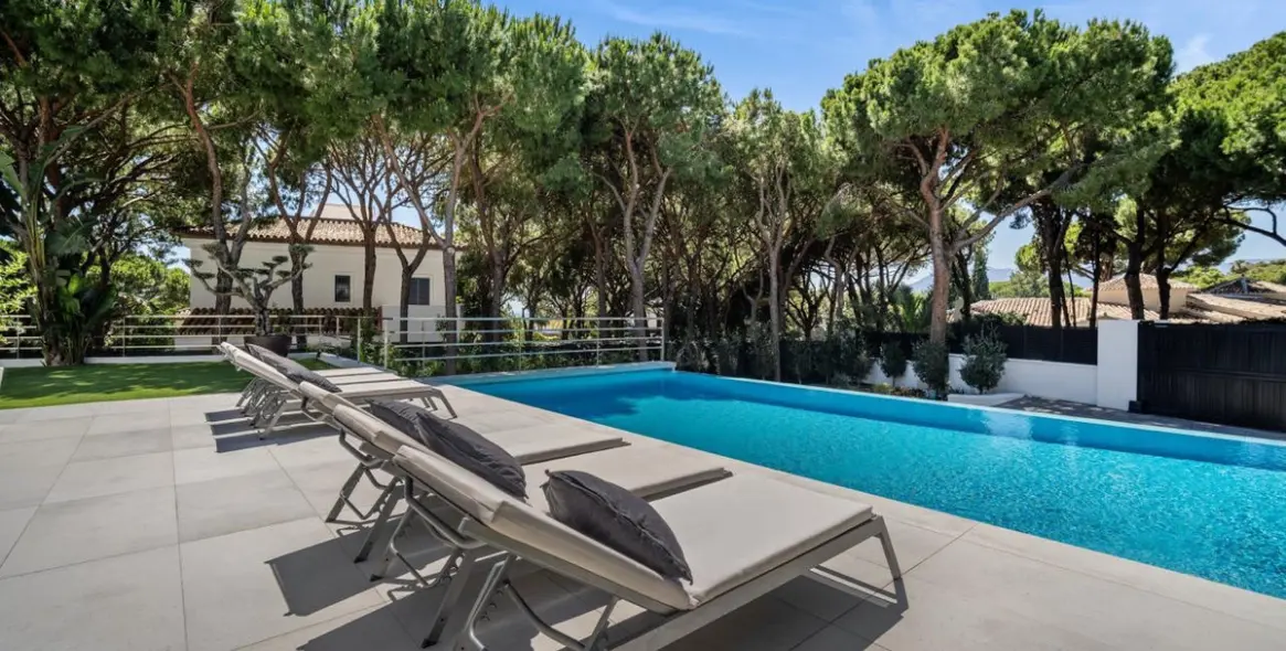 Venta de villa independiente en Las Chapas 3