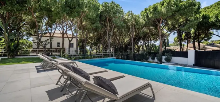 Venta de villa independiente en Las Chapas 2