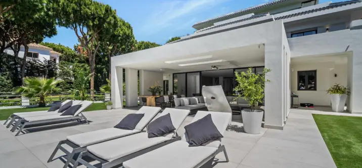 Venta de villa independiente en Las Chapas 4
