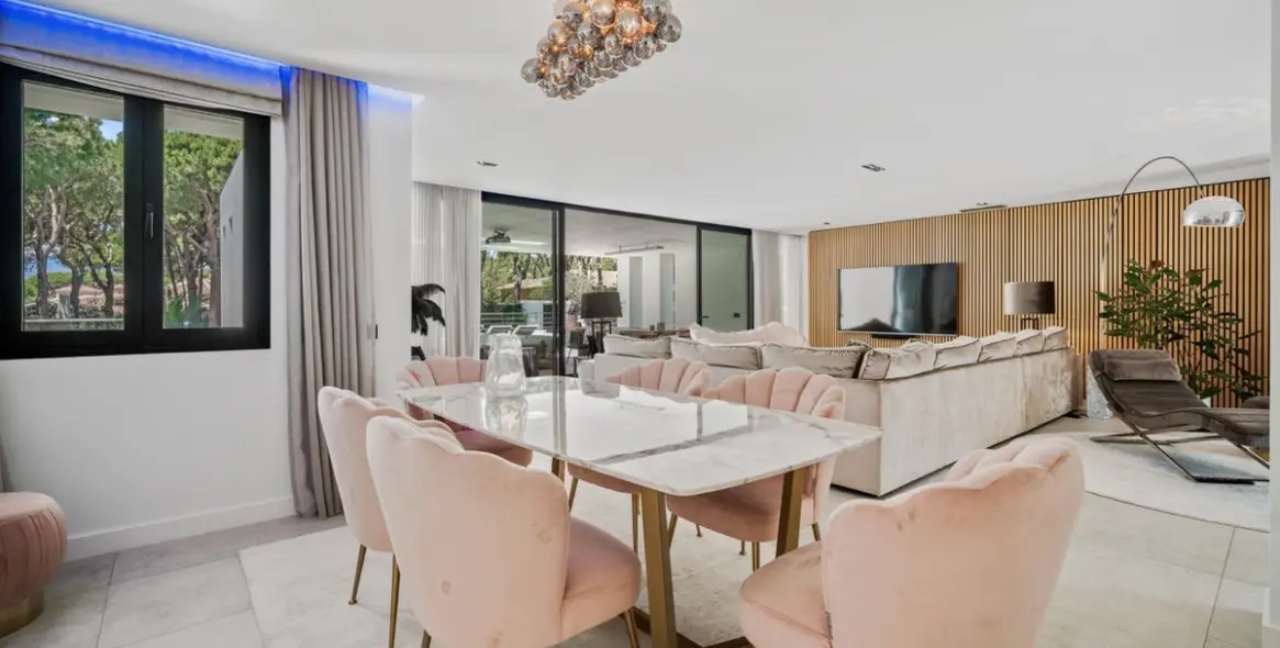Venta de villa independiente en Las Chapas 13