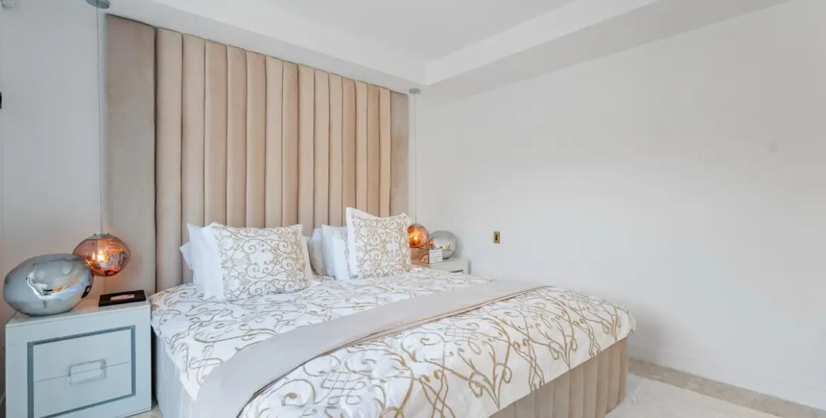 Venta de villa independiente en Las Chapas 17
