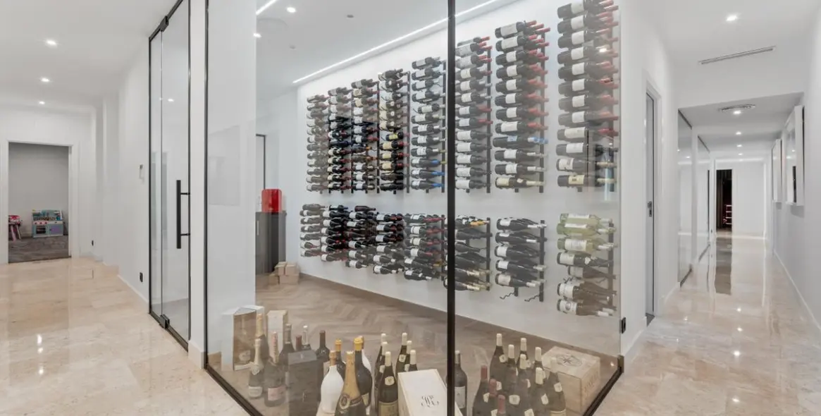 Venta de villa independiente en Las Chapas 33