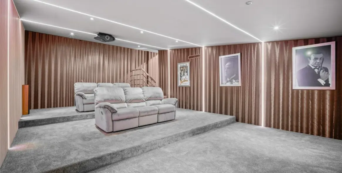Venta de villa independiente en Las Chapas 38