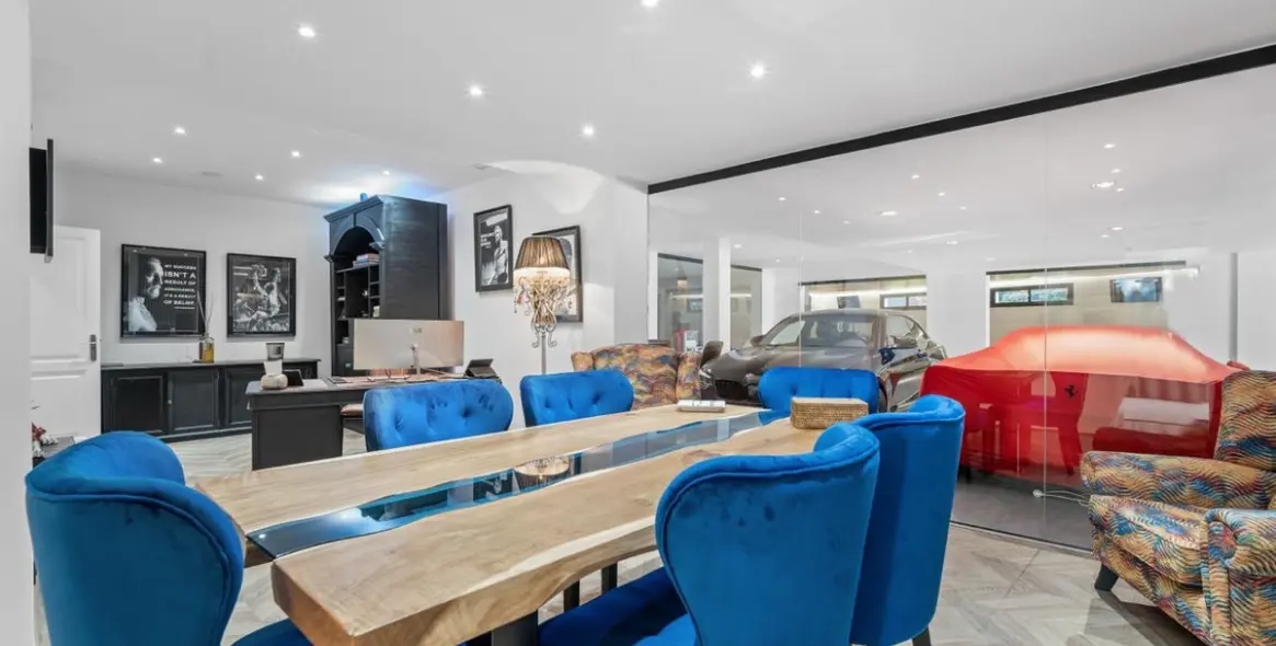 Venta de villa independiente en Las Chapas 50