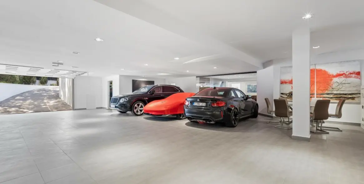 Venta de villa independiente en Las Chapas 54