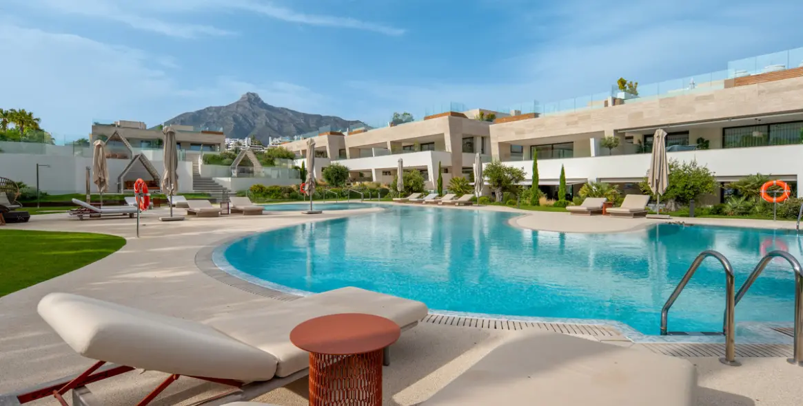 Venta de apartamento en planta baja en The Golden Mile 26