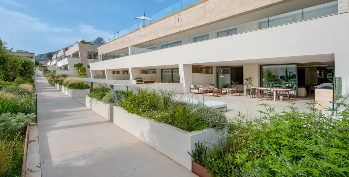 Venta de apartamento en planta baja en The Golden Mile 27