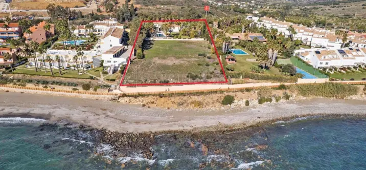 Venta de parcela residencial en Estepona 0
