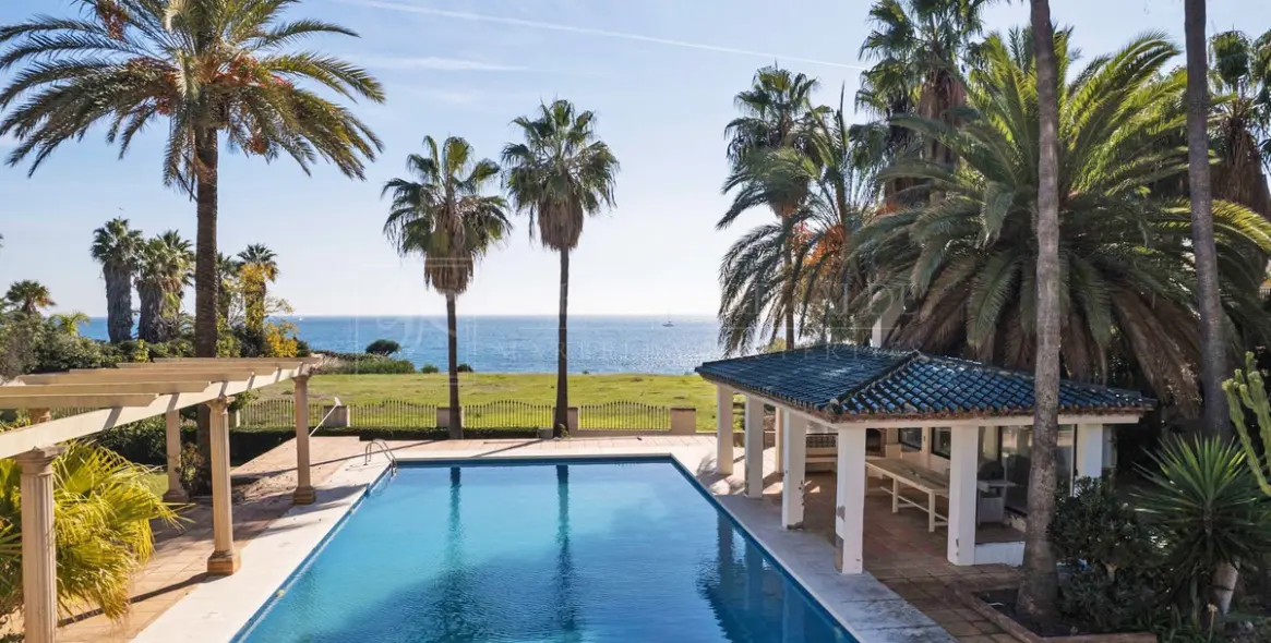 Venta de parcela residencial en Estepona 2