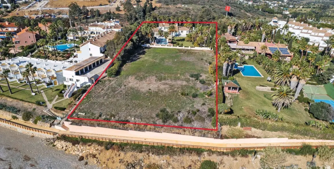 Venta de parcela residencial en Estepona 3