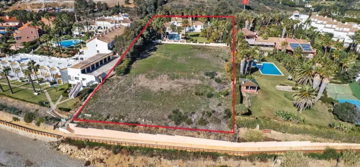 Venta de parcela residencial en Estepona 2
