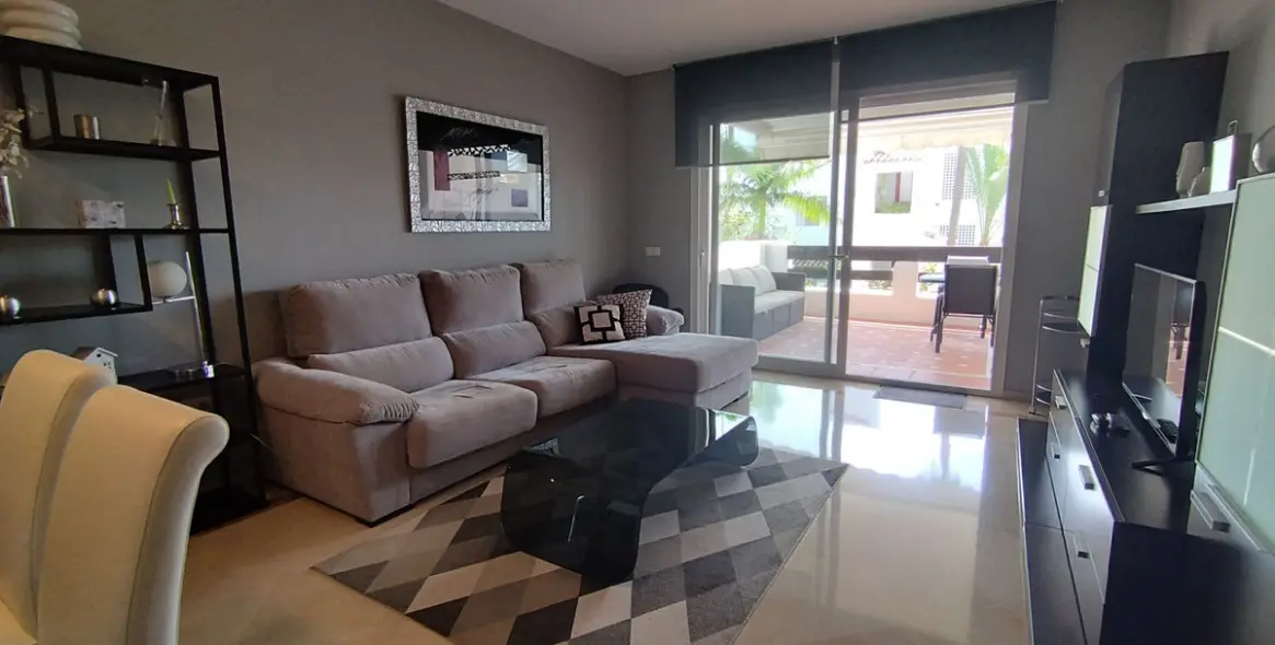 Short-term rent of middle floor apartment in Costalita 2