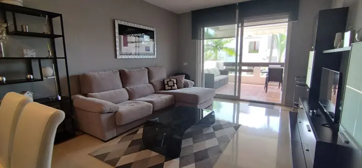 Short-term rent of middle floor apartment in Costalita 1