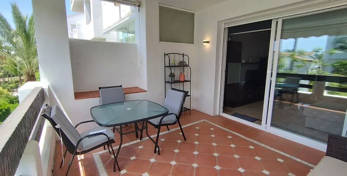 Short-term rent of middle floor apartment in Costalita 10