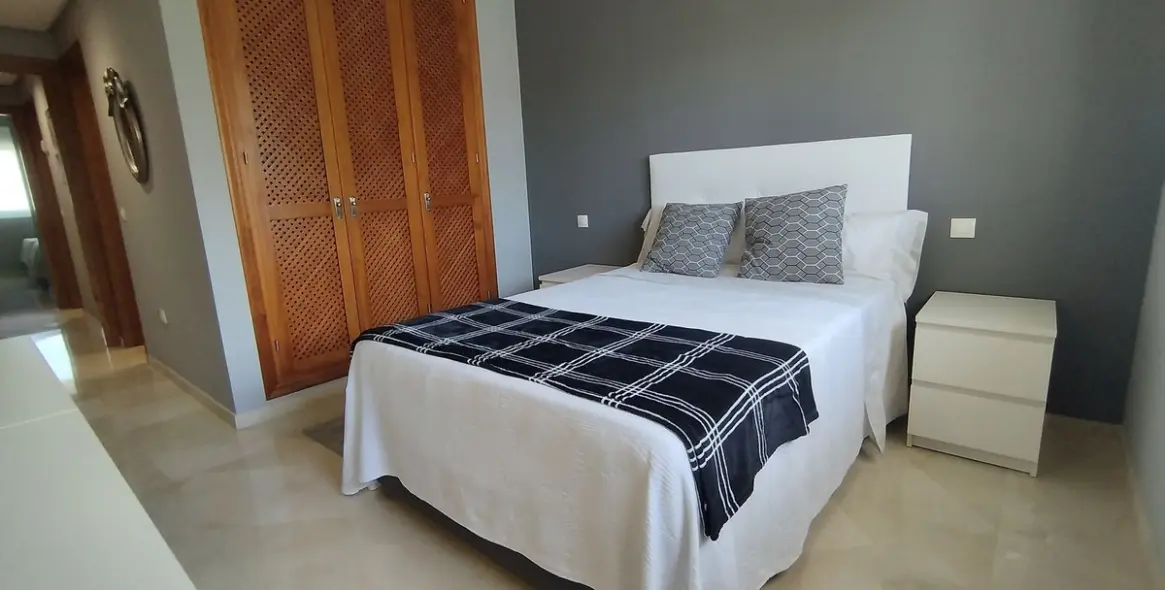 Short-term rent of middle floor apartment in Costalita 12