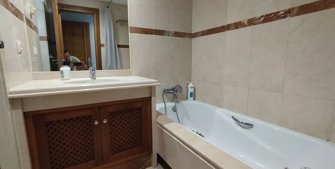 Short-term rent of middle floor apartment in Costalita 13