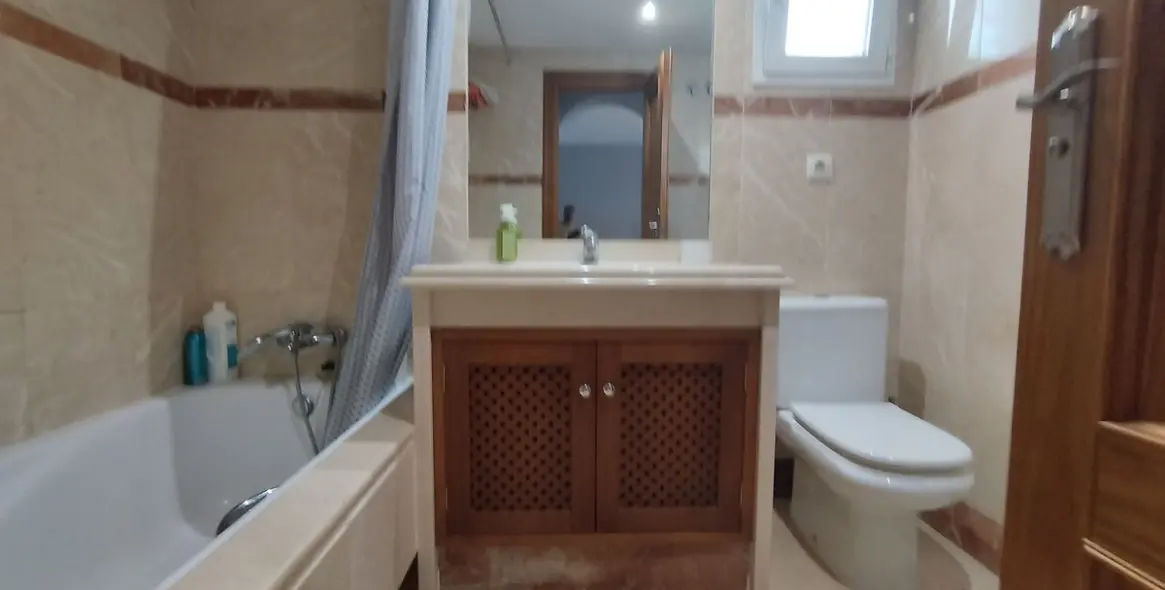 Short-term rent of middle floor apartment in Costalita 17