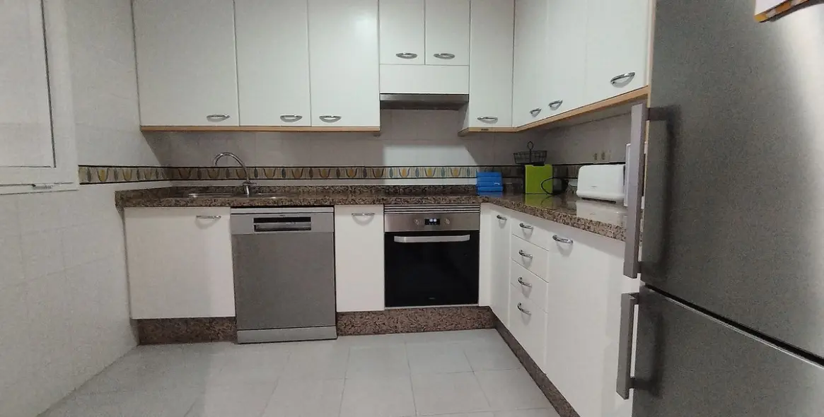 Short-term rent of middle floor apartment in Costalita 19