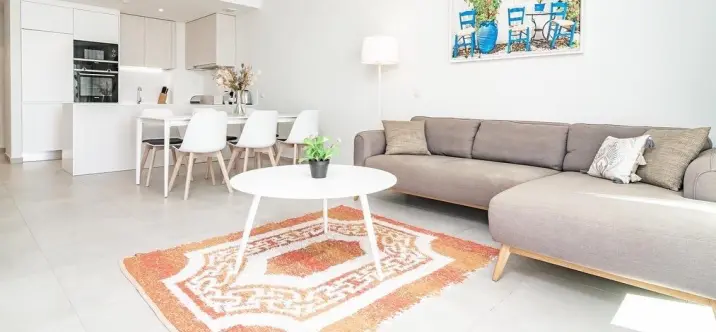 Short-term rent of middle floor apartment in Estepona 3