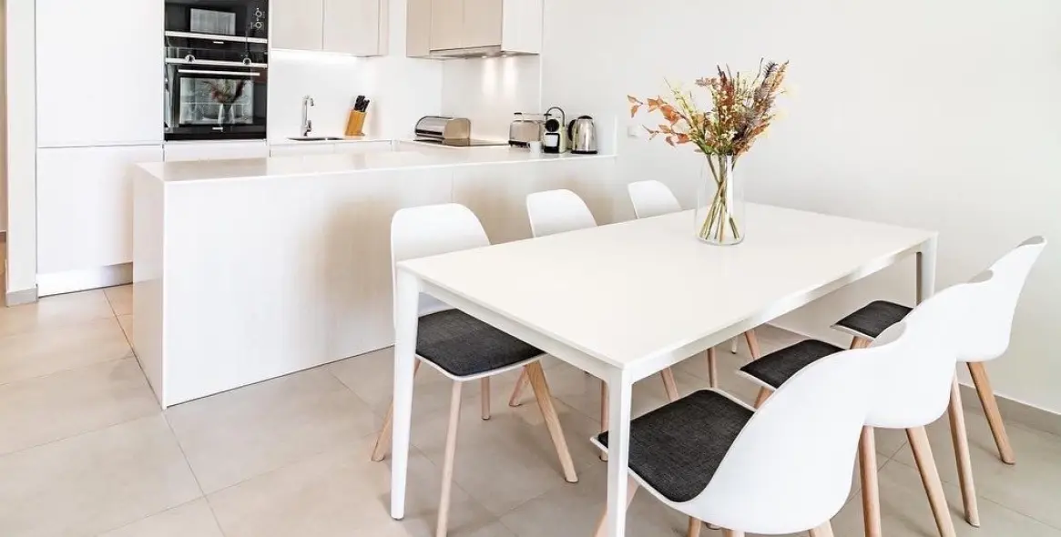 Short-term rent of middle floor apartment in Estepona 6