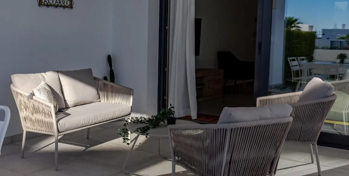 Short-term rent of middle floor apartment in Estepona 14