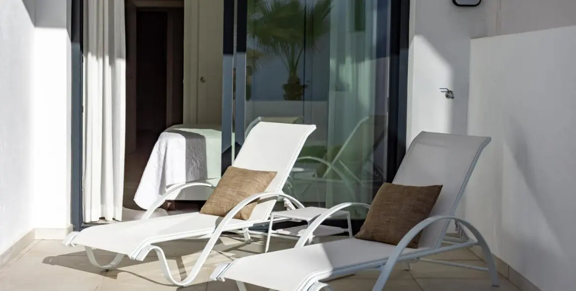 Short-term rent of middle floor apartment in Estepona 16