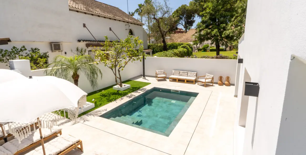Short-term rent of detached villa in Nueva Andalucía 3