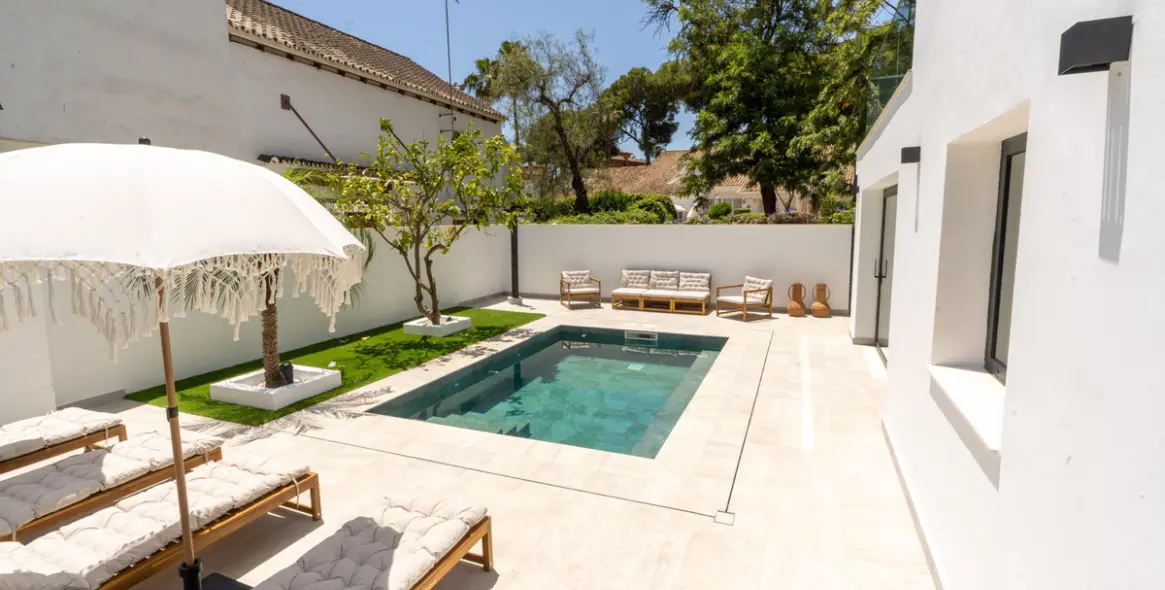 Short-term rent of detached villa in Nueva Andalucía 15