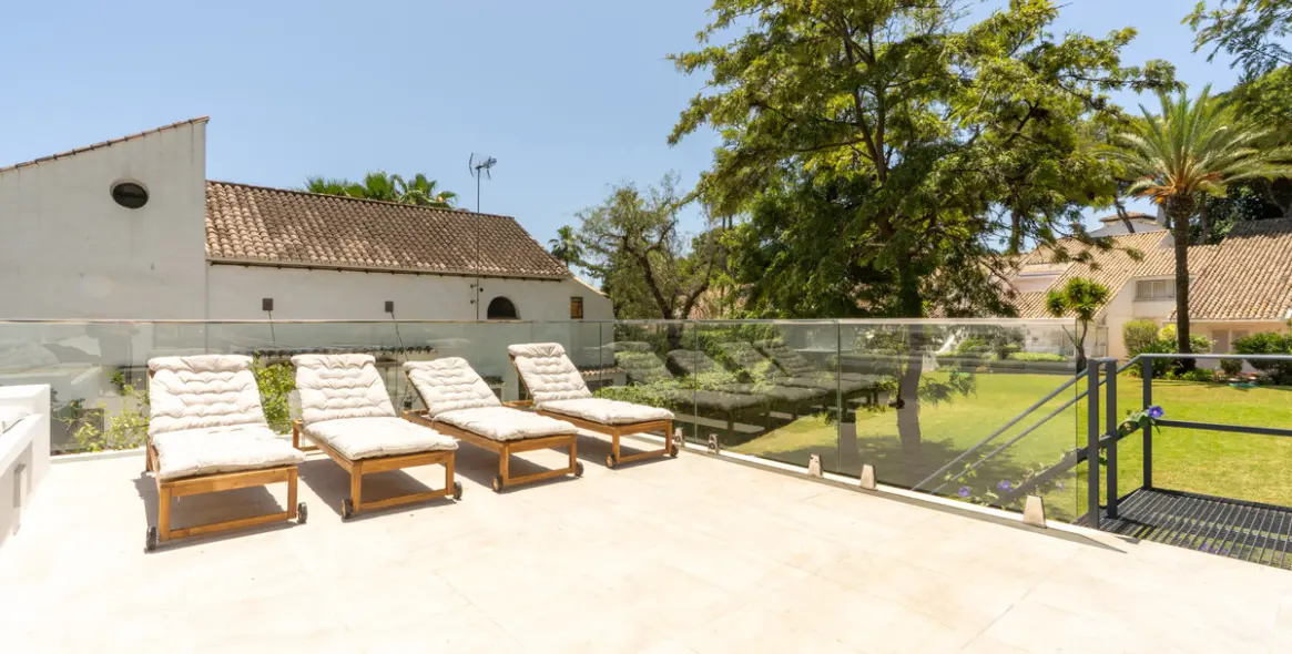 Short-term rent of detached villa in Nueva Andalucía 17