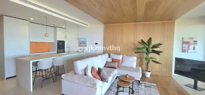 Alquiler a largo plazo de apartamento en planta media en Higueron 1
