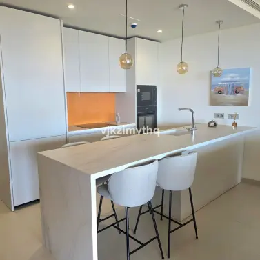 Alquiler a largo plazo de apartamento en planta media en Higueron
