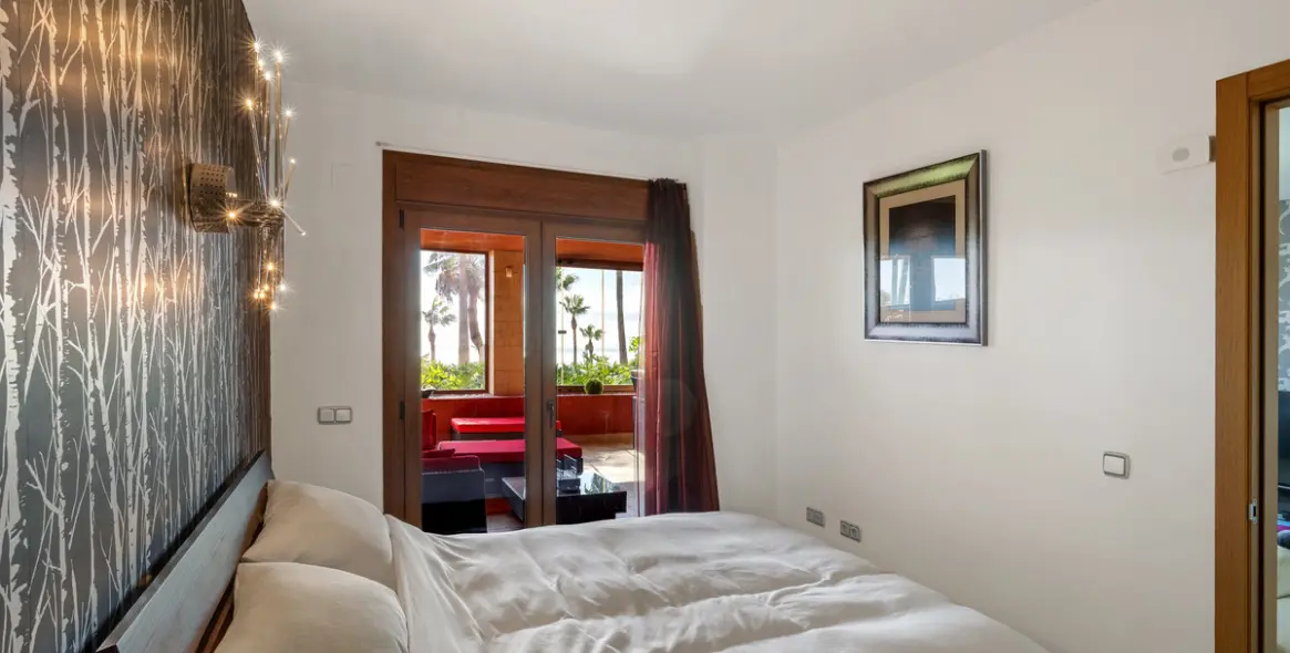 Sale of ground floor apartment in Higueron 8