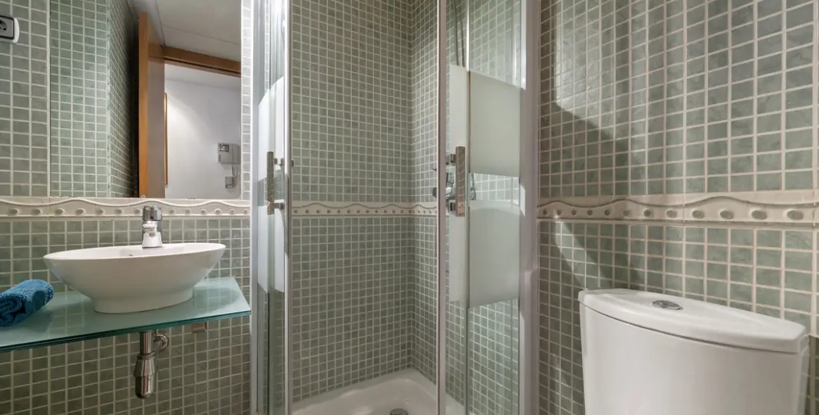 Sale of ground floor apartment in Higueron 13