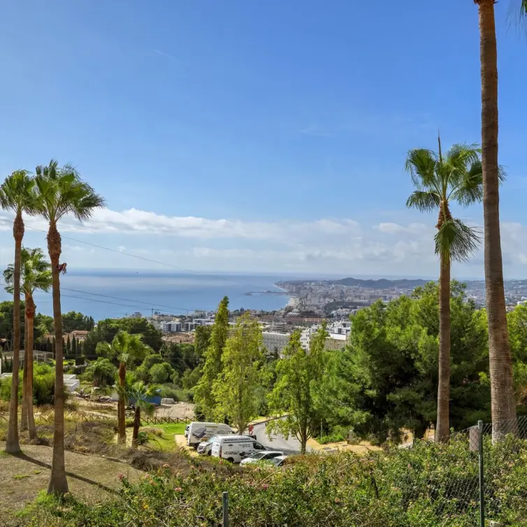Sale of ground floor apartment in Higueron