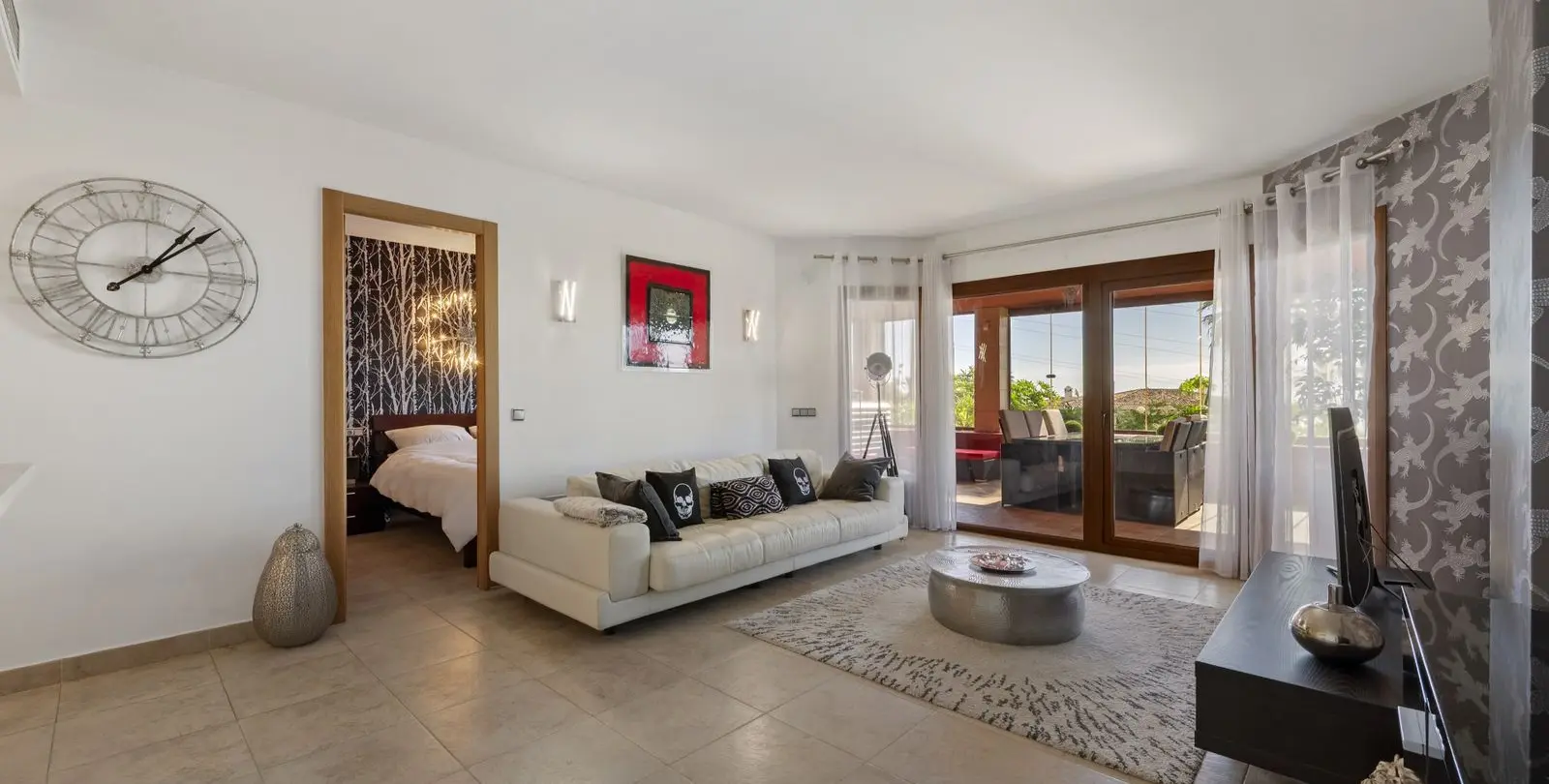 Sale of ground floor apartment in Higueron 20