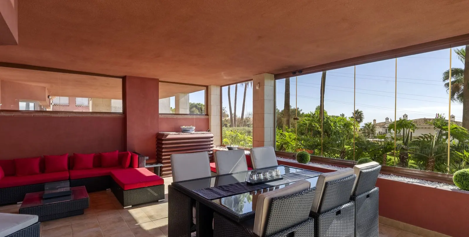 Sale of ground floor apartment in Higueron 22