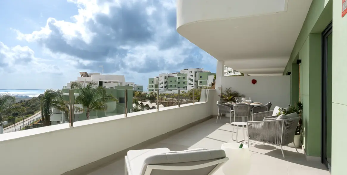 Venta de apartamento en planta media en Calanova Golf 5