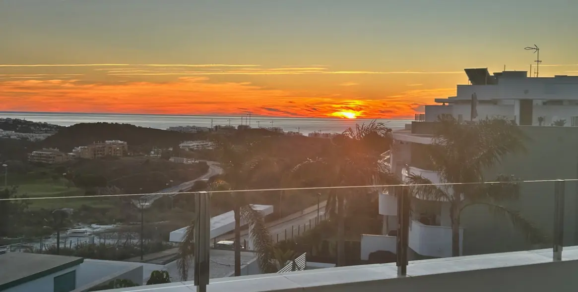 Venta de apartamento en planta media en Calanova Golf 8
