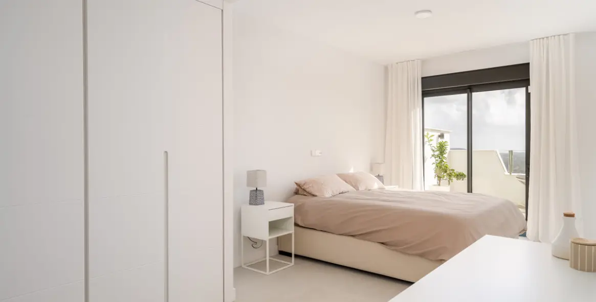 Venta de apartamento en planta media en Calanova Golf 12