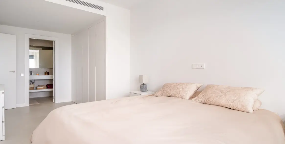 Venta de apartamento en planta media en Calanova Golf 14