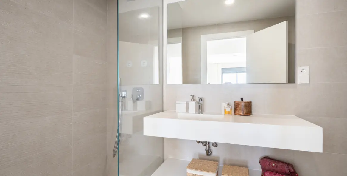 Venta de apartamento en planta media en Calanova Golf 19