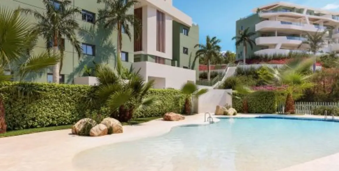 Venta de apartamento en planta media en Calanova Golf 24