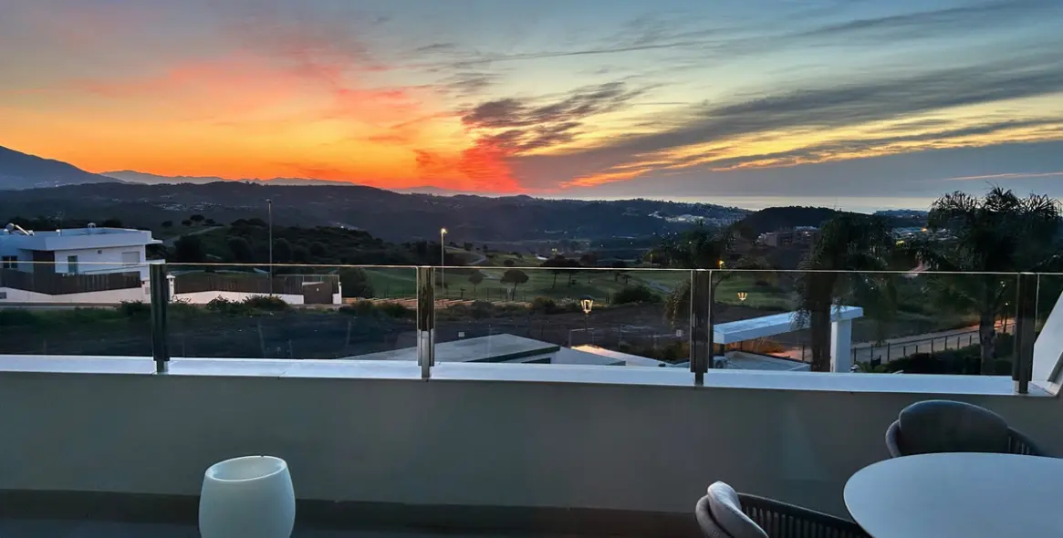 Venta de apartamento en planta media en Calanova Golf 28