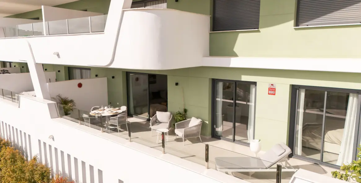 Venta de apartamento en planta media en Calanova Golf 29