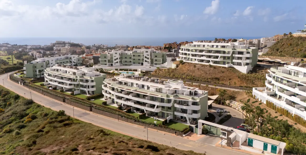 Venta de apartamento en planta media en Calanova Golf 31