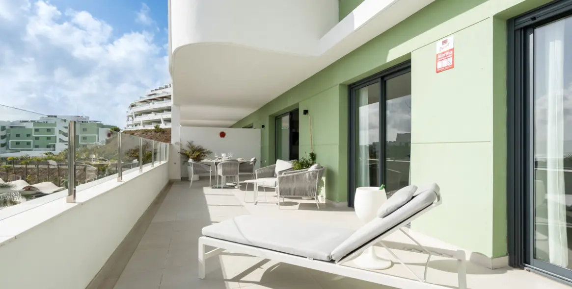 Venta de apartamento en planta media en Calanova Golf 35
