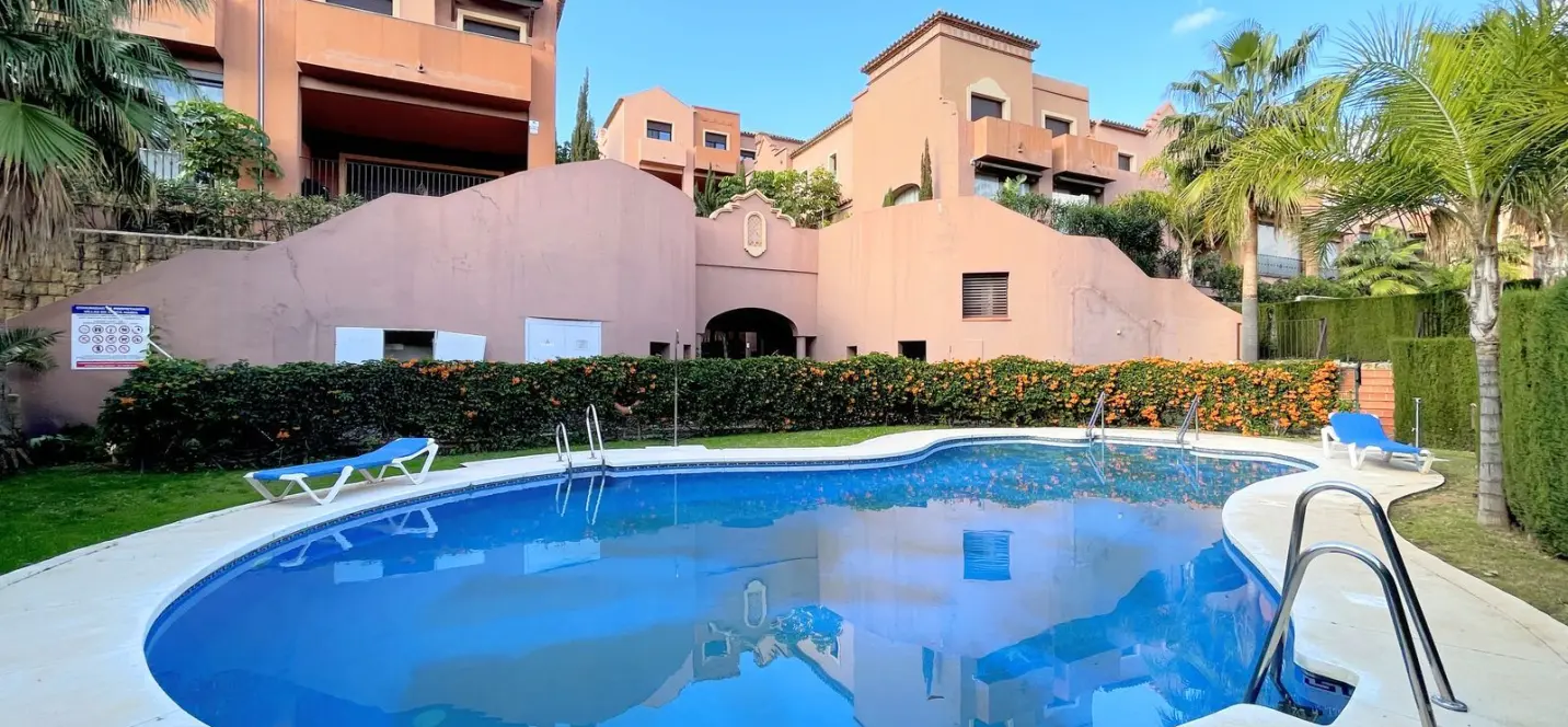 Продажа дома на две семьи в Estepona 1
