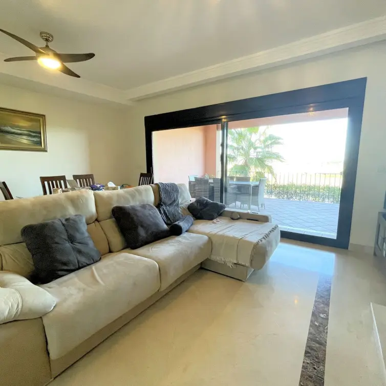 Продажа дома на две семьи в Estepona